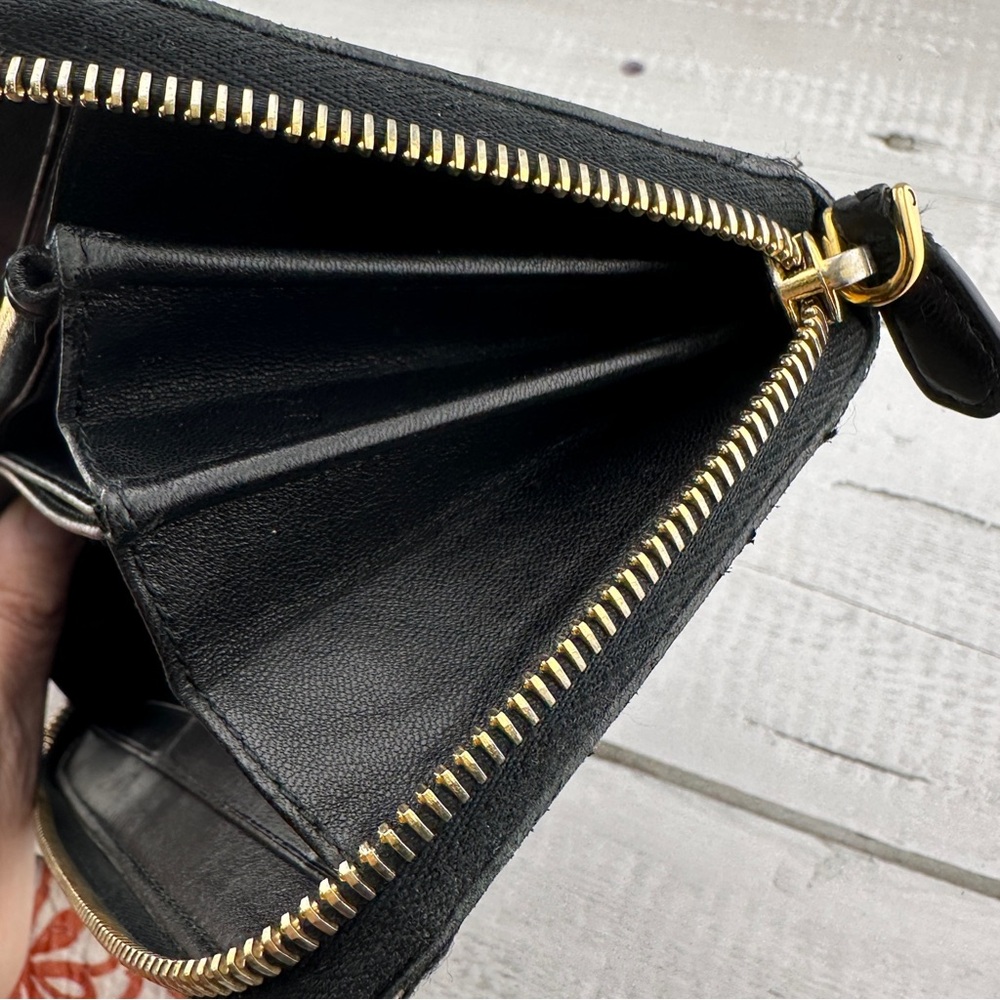 AUTHENTIC Prada Zip Around wallet. Bow details. Black. - Picture 12 of 16